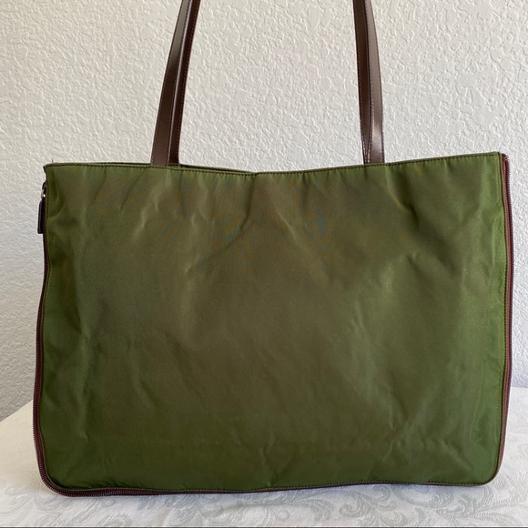 Prada army green large zip around expandable tote - Picture 2 of 13